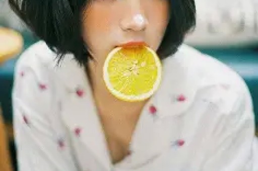 美顶流纯神演穿普拉达的女王2被删光！秀身体黑历史太多