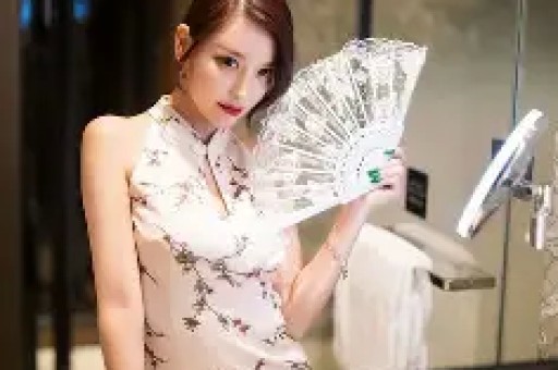 网红连锁餐饮又翻车？顾客吃出4条疑似虫子异物！被曝食安问题后排队仍超3小时