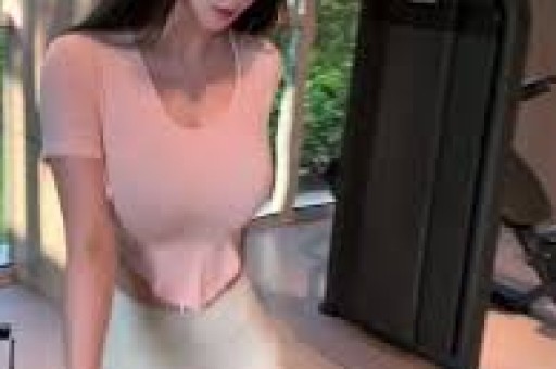 “曝林俊杰大嫂想吃绝户”登上热搜；林俊杰与大哥社交平台互相取关删除与大哥大嫂合影有爆料称联合闺蜜冒充其女友同学散布黑料
